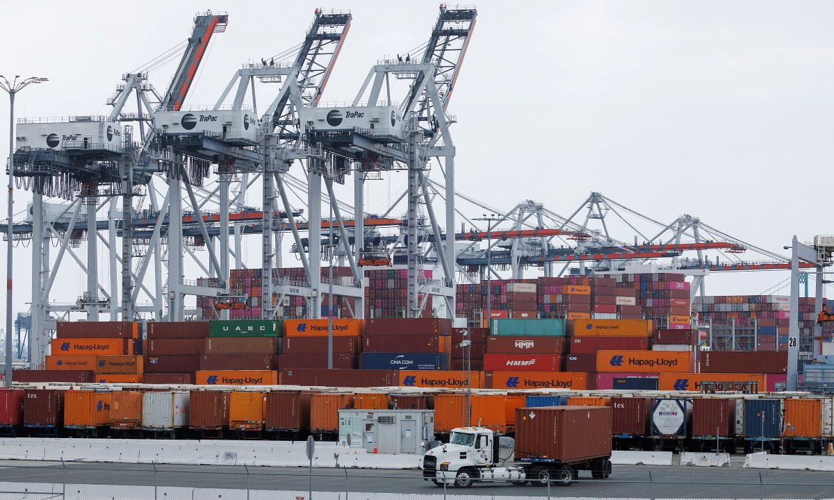 미 세관, 24일부터 IEEPA 상계관세 징수 중단…트럼프, 보복 관세로 맞불