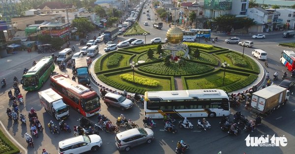 설 연휴 끝 '귀경 전쟁'…호찌민행 고속도로 몸살