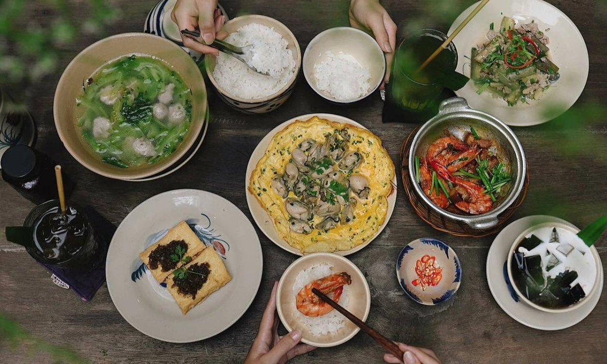 설 연휴에도 '불 안 꺼지는' 호찌민 맛집… 미슐랭부터 로컬 식당까지