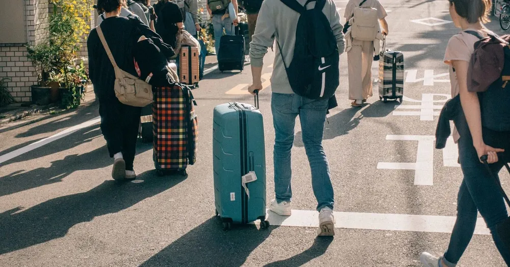일본 관광업계 '깜짝' 성장 둔화... 4년 만에 첫 외국인 관광객 감소 기록
