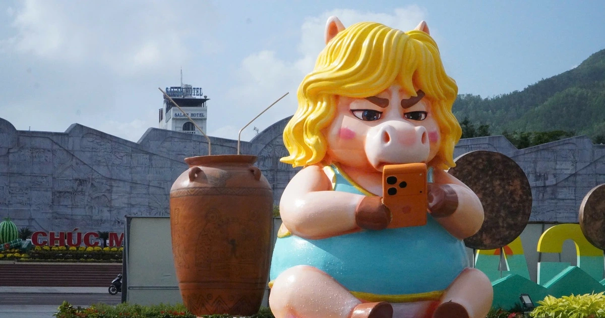 퀴논 광장 점령한 '심드렁한 말'… 