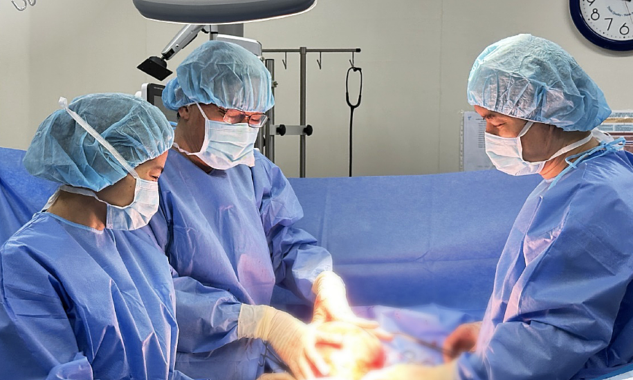 하노이서 3.4kg 거대 자궁근종 제거 성공…50대 여성 건강 회복