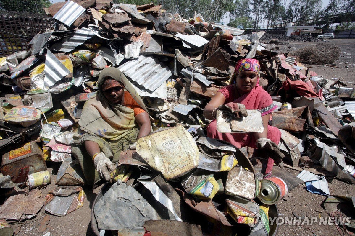 인도 대법원, 생리휴가 청원 기각