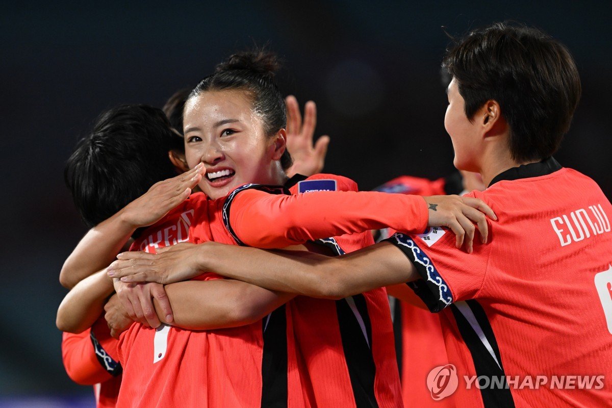 한국 여자축구, 아시안컵 4강 진출…월드컵 본선 확정