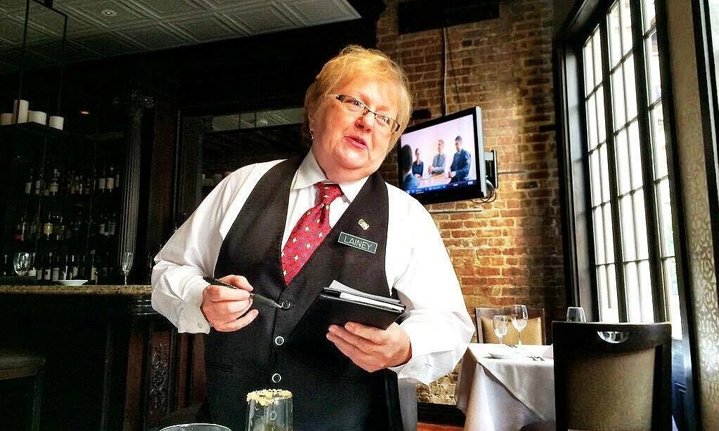 美 고급 스테이크하우스 루스크리스, 운동복·모자 착용 고객 입장 제한