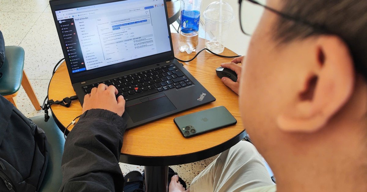 “기름값 무서워 출근 포기”… 호찌민 직장인들 ‘재택근무’ 신청 행렬