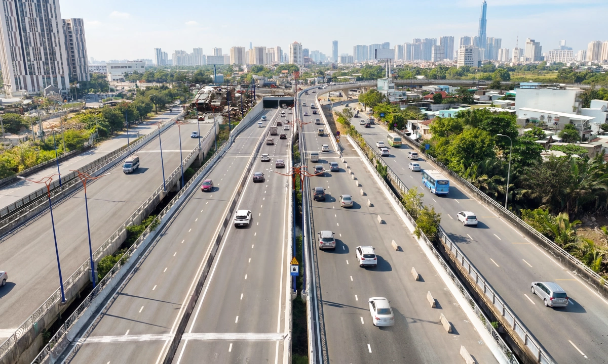 사통팔달 뚫리는 호찌민 동부… 인프라 물결에 '메가시티' 꿈틀