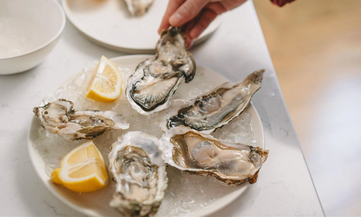 소화기 건강 위해 멀리해야 할 5가지 식품… 가공육부터 자극적인 음식까지
