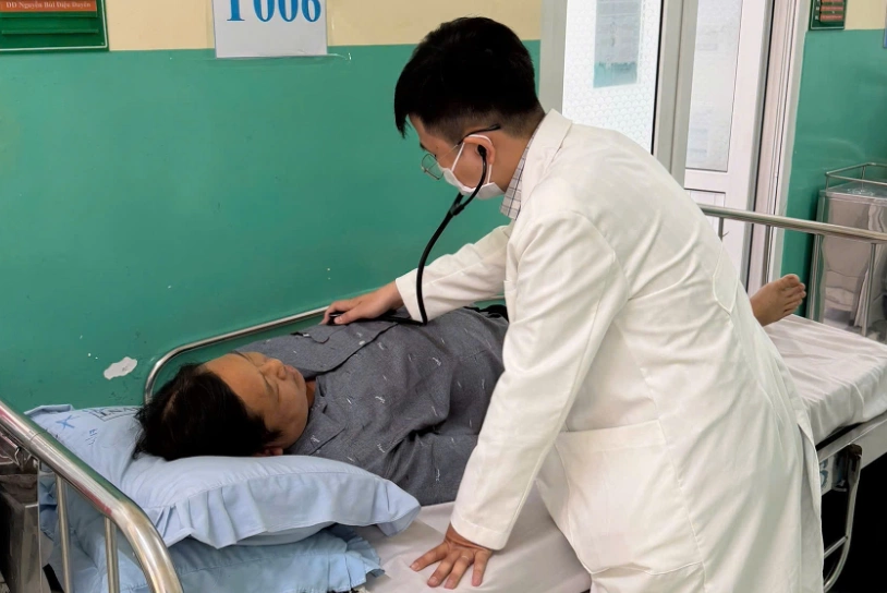 '열흘간 매일 독주 500ml' 40대 남성, 급성 알코올성 간염으로 생사 기로