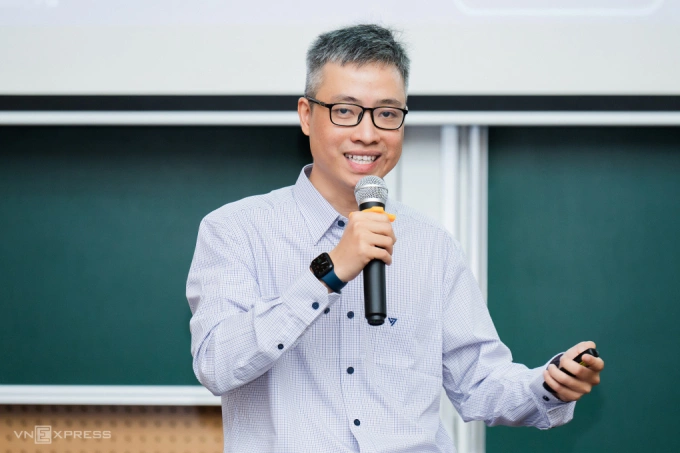 응오바오쩌우 교수, 유럽수학상 수상자 등 세계적 수학자 6명과 베트남 두뇌 유출 방지 나서