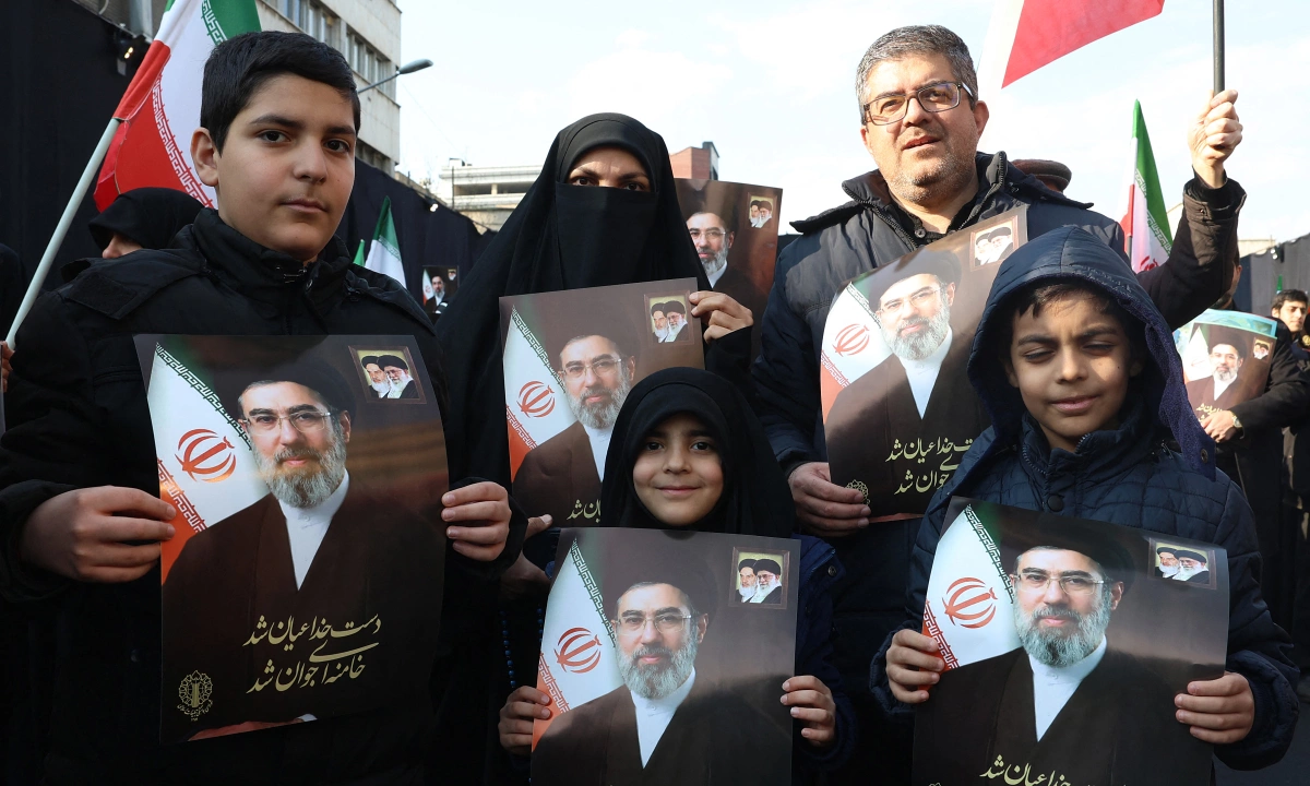 이란, 모즈타바 하메네이 최고지도자 선출… 미·이스라엘에 ‘강경 대결’ 선언