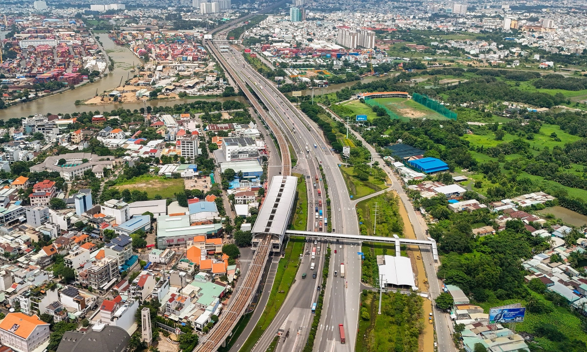 “이자 무서워 집 던진다”… 영끌족, 금리 15% 폭탄에 ‘눈물의 손절’