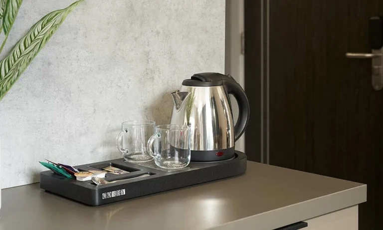 “주전자로 속옷 빨래까지”… 호텔 객실 가전, 보이지 않는 위생 사각지대