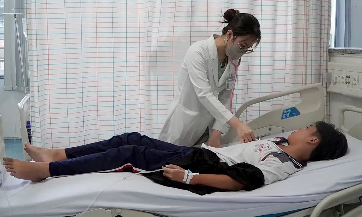 호찌민 반미 식중독 의심 환자 79명으로 급증… 보건 당국 긴급 조사