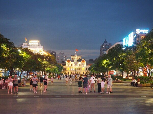 호치민시, 행사 규제 강화…레러이길 사전 승인 의무화