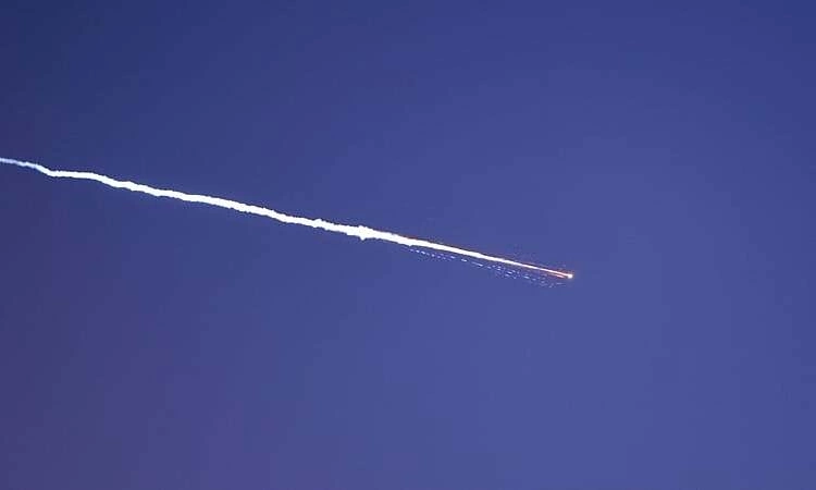 후티 반군 참전 선언하며 이스라엘에 미사일 발사…중동 전운 고조