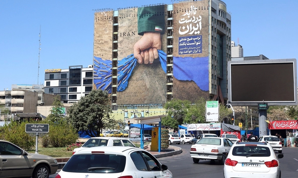 1,300조 원 손실 입은 이란, 미국에 