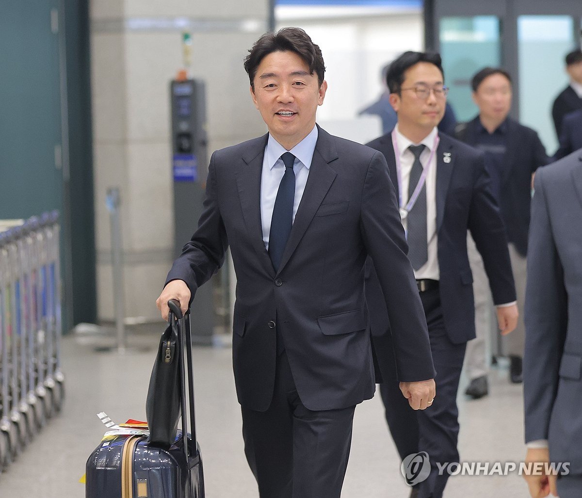 강훈식, 중동 방문 마치고 귀국…공급망 위기 해법 주목