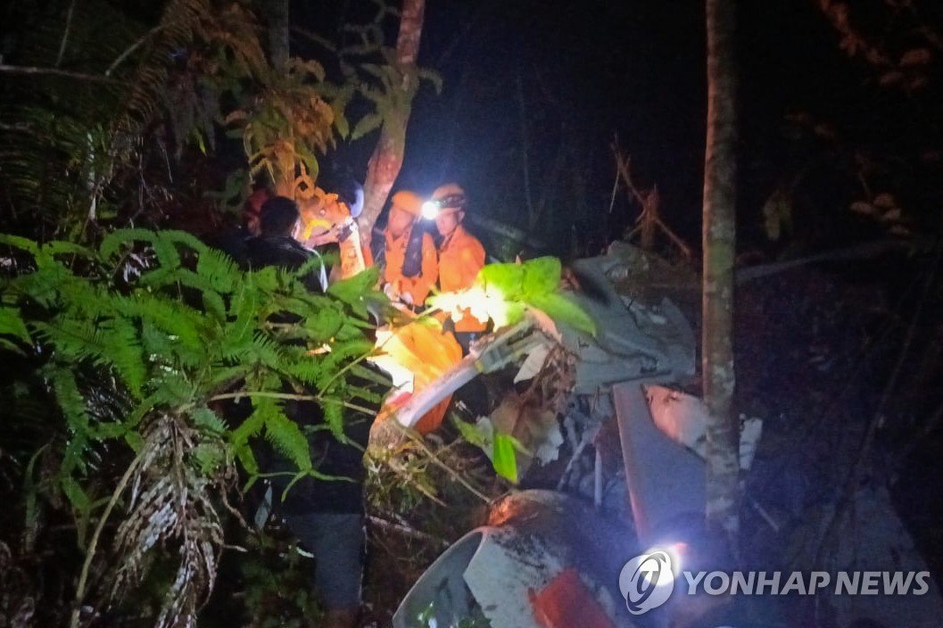 인도네시아서 헬기 추락…승무원·승객 등 8명 전원 사망