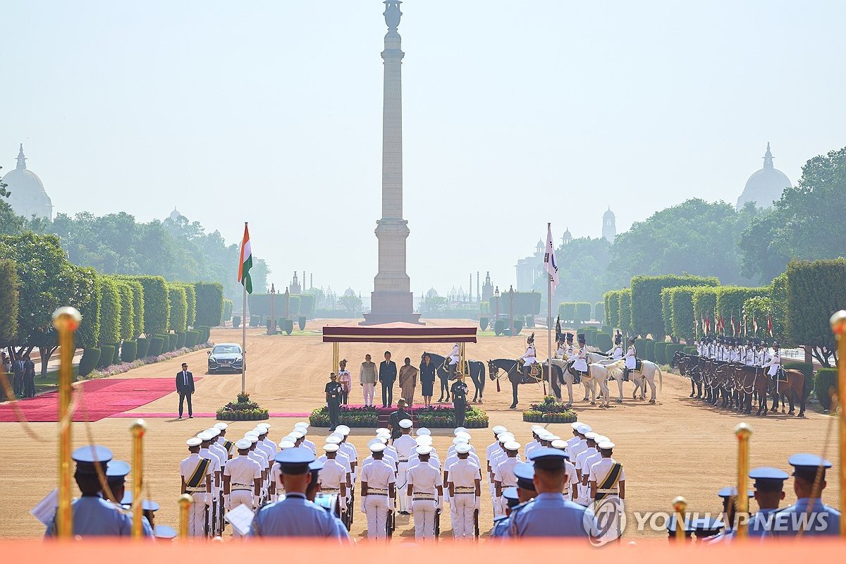 한경협, 인도서 비즈니스포럼…車·철강·조선 등 MOU 20건 체결