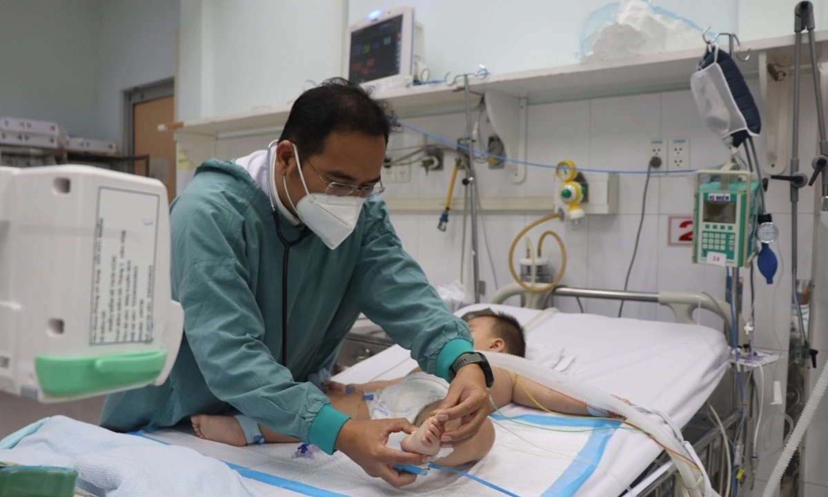 '고열에 희미한 반점' 수족구병 EV71 변종 주의보... 호찌민서 영유아 위독