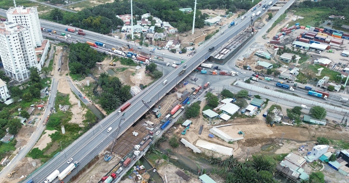 깟라이항 관문 ‘4층 복합 교차로’ 공정률 75% 돌파… 마지막 6가구 보상 관건