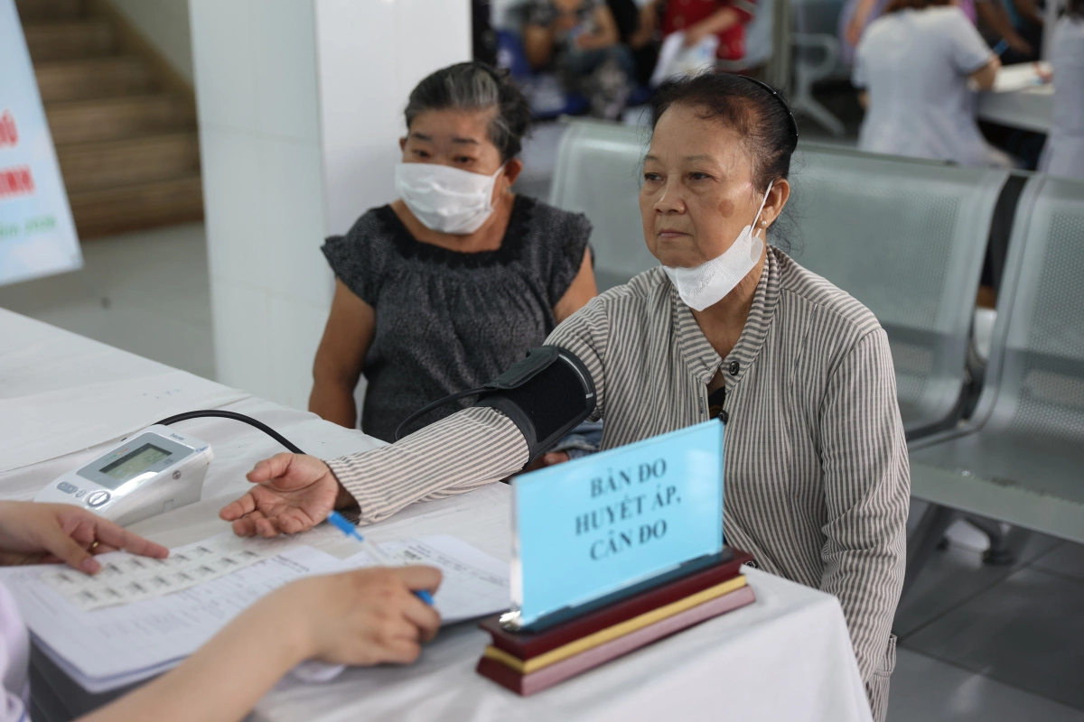만성질환 치료비, 건강보험 재정 압박… 2025년 청구액 20조 동 육박