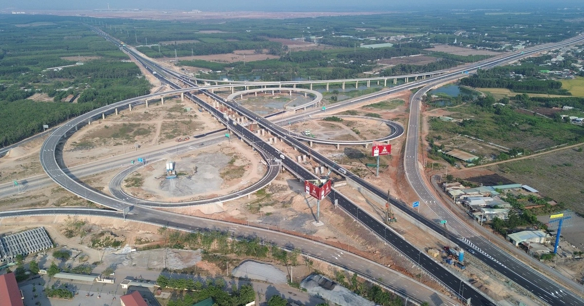 비엔화-붕따우 고속도로 30일 이전 임시 개통… 당분간 ‘9인승 이하 승용차’만 달린다