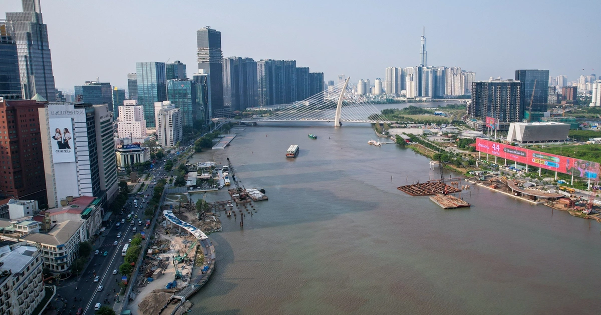 사이공강 가로지르는 1조 동 규모 보도교 위용 드러나... 내년 완공 목표 박차