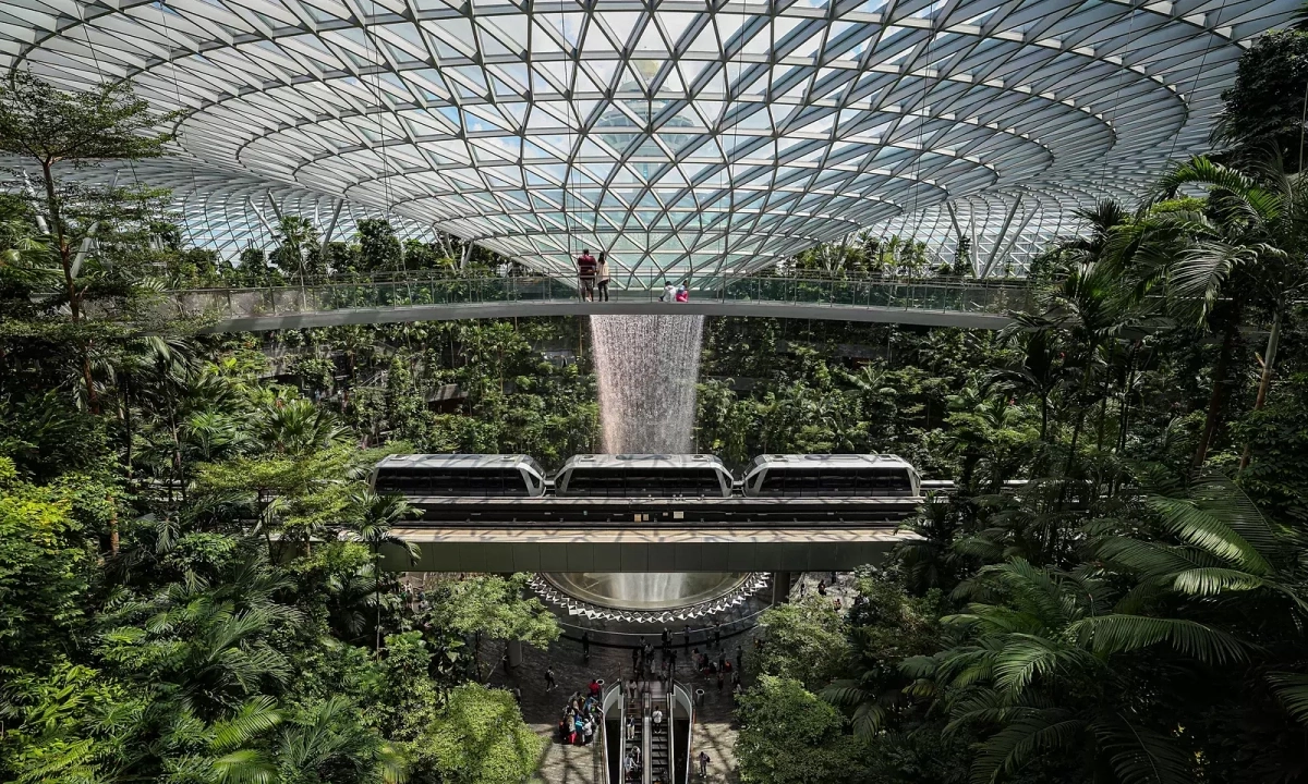 세계 1위 싱가포르 창이공항, 중동 분쟁 뚫고 '7천만 명' 역대 최다 여객 기록