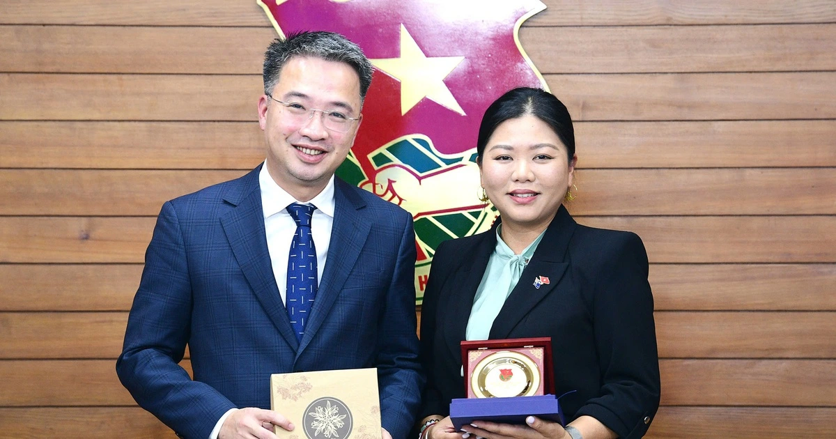 응우옌 뜨엉 람 비서, 호주 정치교류위원회 대표단 접견... 과학기술 교육 협력 제안