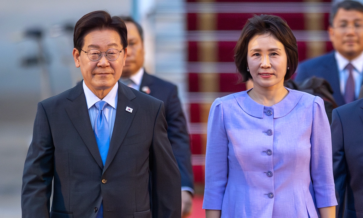 이재명 대통령 하노이 도착, 국빈 방문 일정 돌입… ‘한-베 공급망·기술 동맹’ 강화