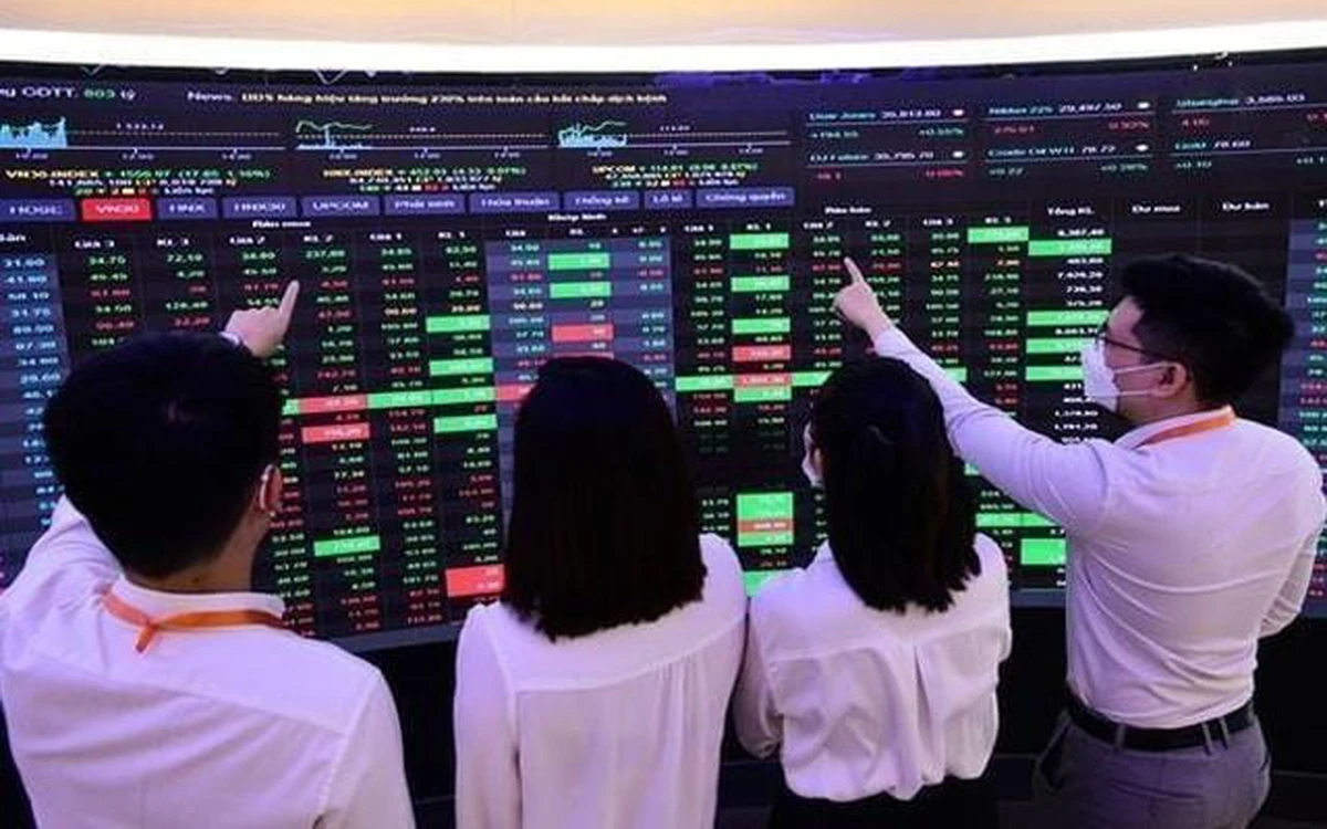 “중동 리스크에 결국…” KBSV, VN-지수 목표치 1,950포인트로 전격 하향