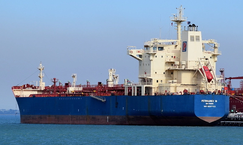 중동행 대형 유조선 긴급 동원... 에너지 공급망 사수 총력전