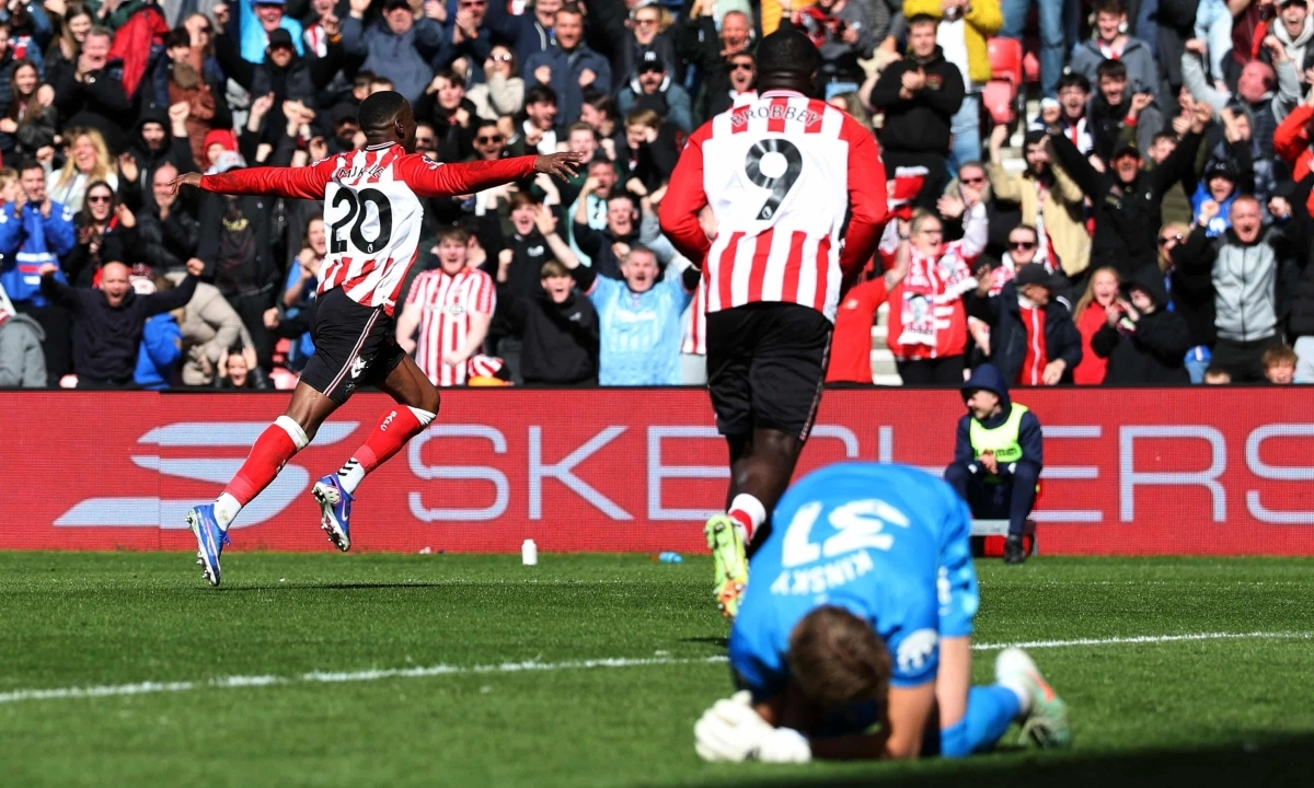 토트넘, 선덜랜드에 0-1 패배하며 강등권 수렁... 데 제르비 데뷔전 '눈물'