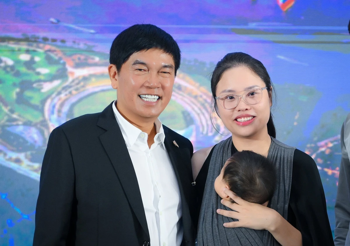 “학비 대신 HPG 10만 주”… 손익 넘어서 ‘믿음’으로 투자하는 화팟(Hoa Phat) 주주들