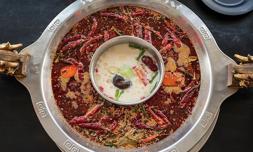 한국 MZ세대 사로잡은 ‘중식의 역설’… 짜장면 가고 마라·카오위가 왔다