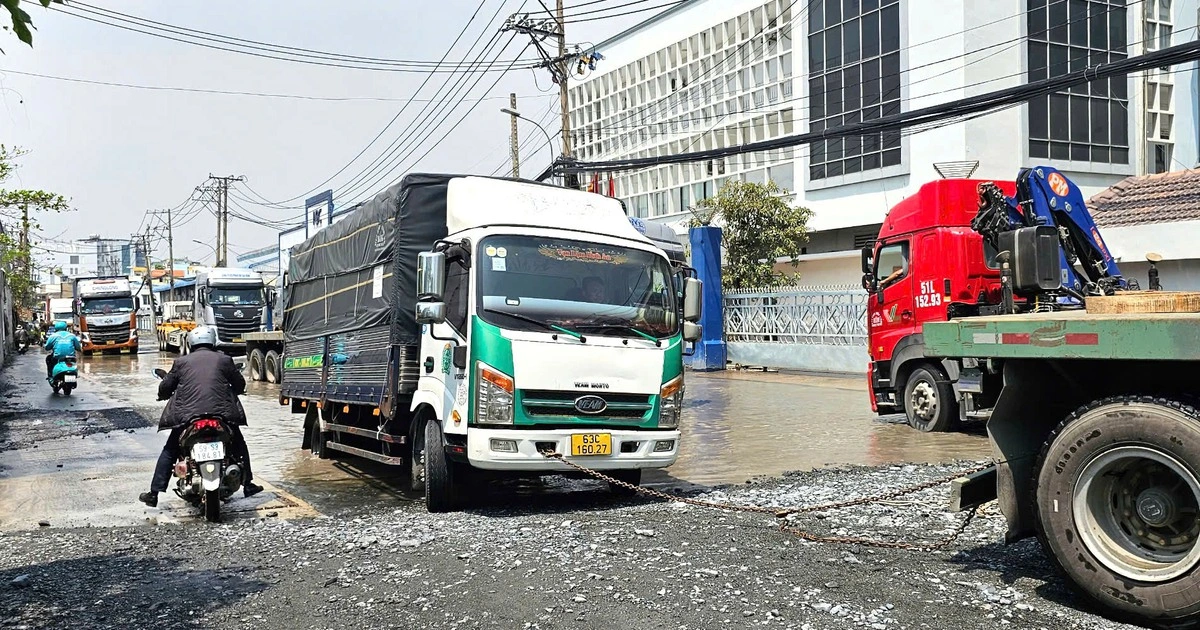 호찌민시, '물류 혈세' 탄투언 항구 진입로 긴급 수리 지시