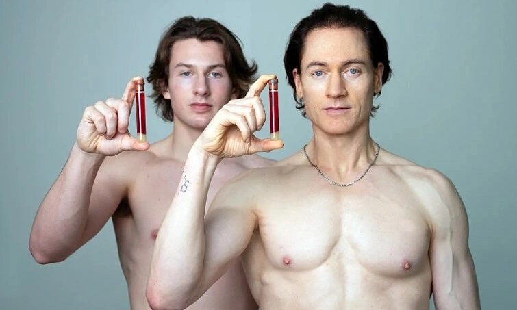 '회춘'에 진심인 미 억만장자, 마당 인조잔디 걷어내... 