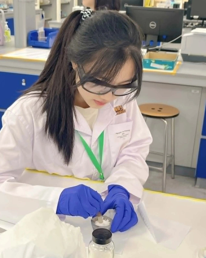 '22세 화학 천재' 베트남 여대생, 세계 8위 싱가포르 국립대 박사 과정 전액 장학생 선발