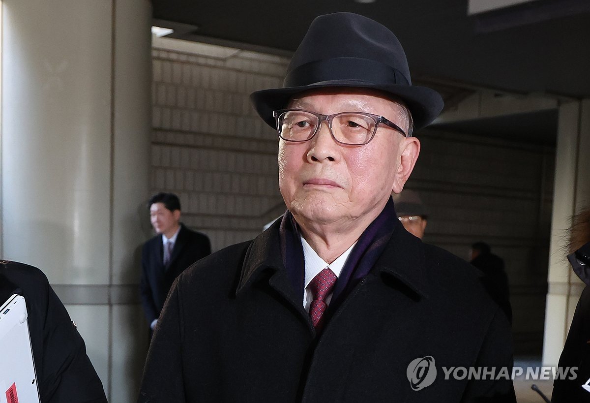 '법기술자 무풍지대' 무너져야…고문·조작 검사도 훈장 박탈
