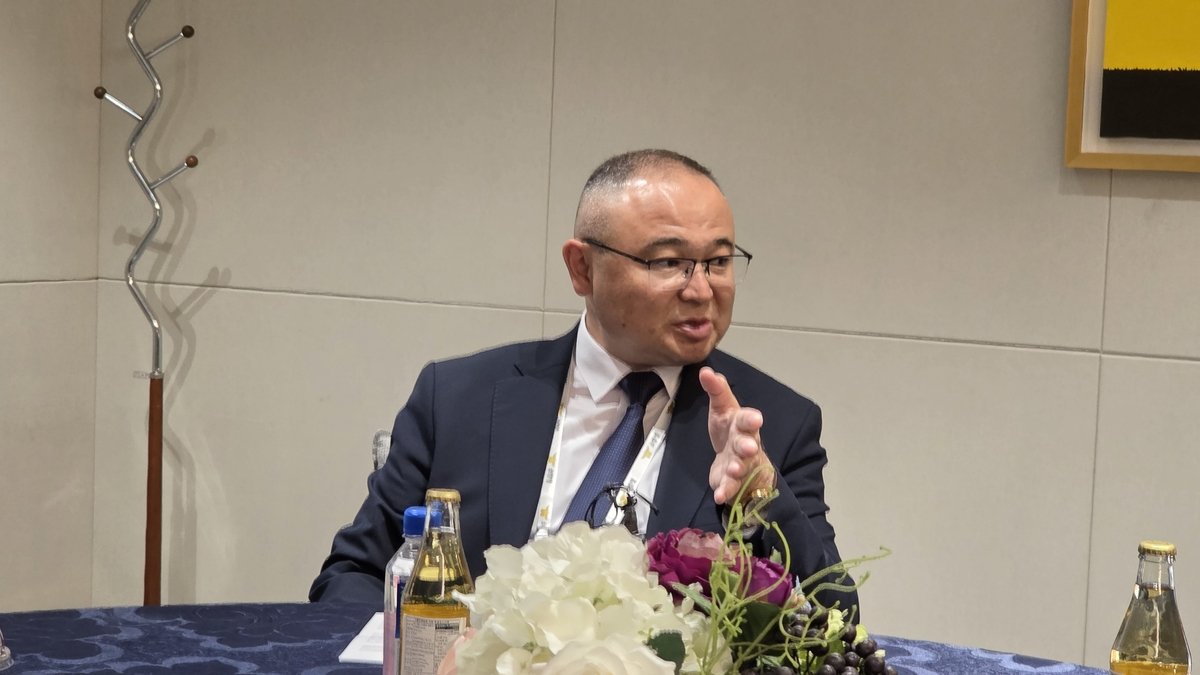 우즈벡 장관 