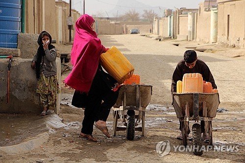 EU, 아프간 난민 송환 논의차 탈레반 초청…인권단체 반발