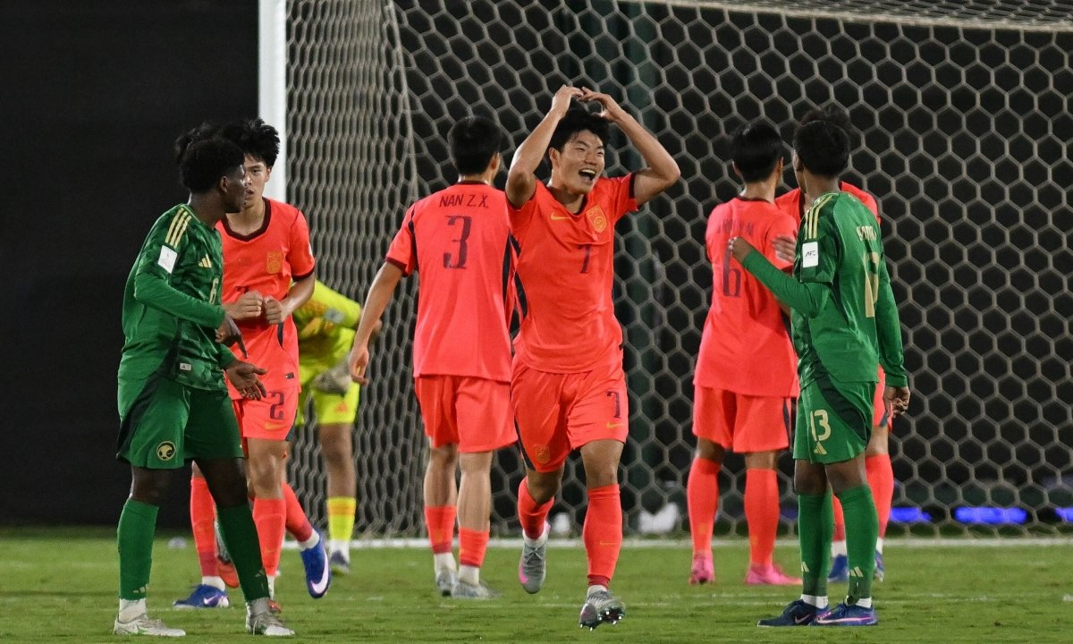 중국, 사우디 꺾고 22년 만에 AFC U-17 아시안컵 4강 진출 대이변