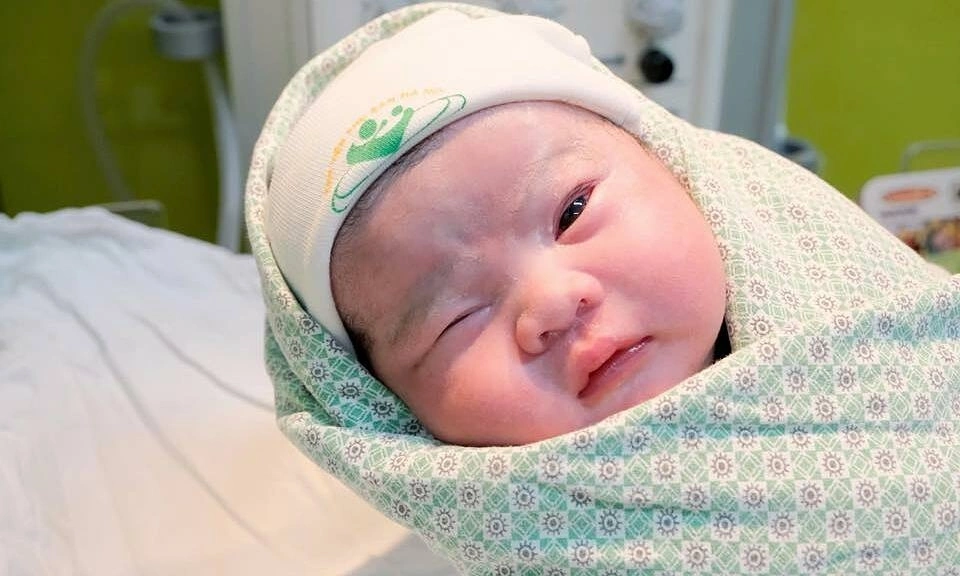 체중 140kg 초고도 비만 산모, 사투 끝에 4.6kg 우량아 출산