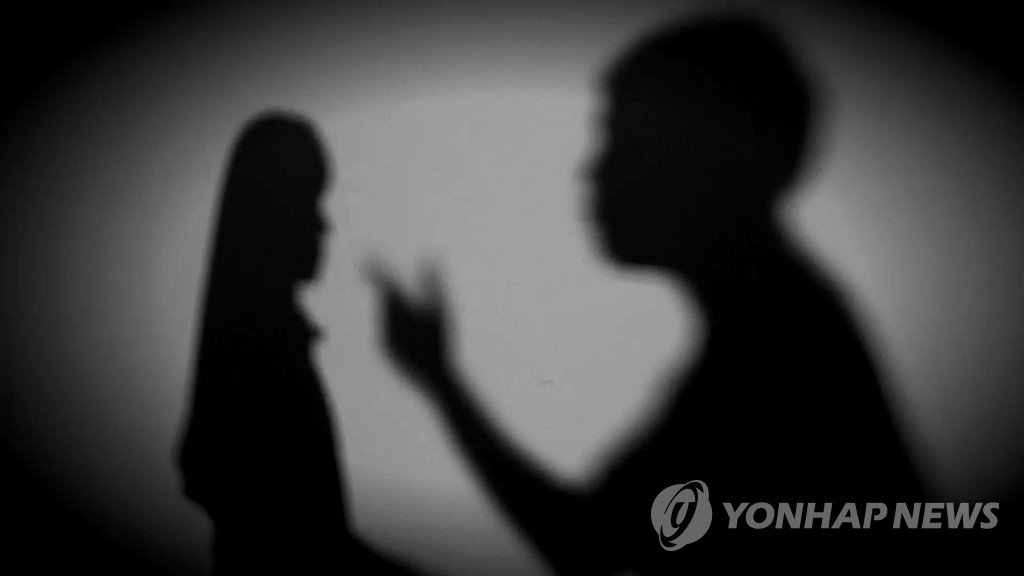부부싸움 중 아내 몸에 불붙여…70대 살인 혐의로 징역 16년