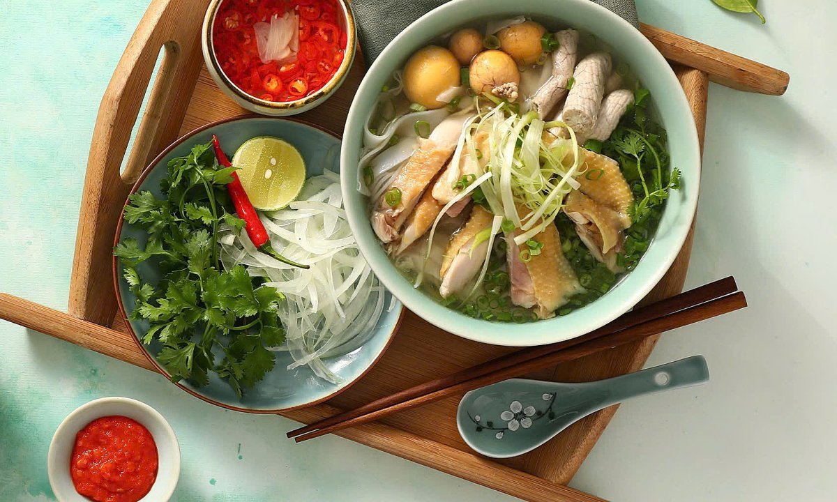 태국 총리, 하노이서 쌀국수·반쎄오 맛보다