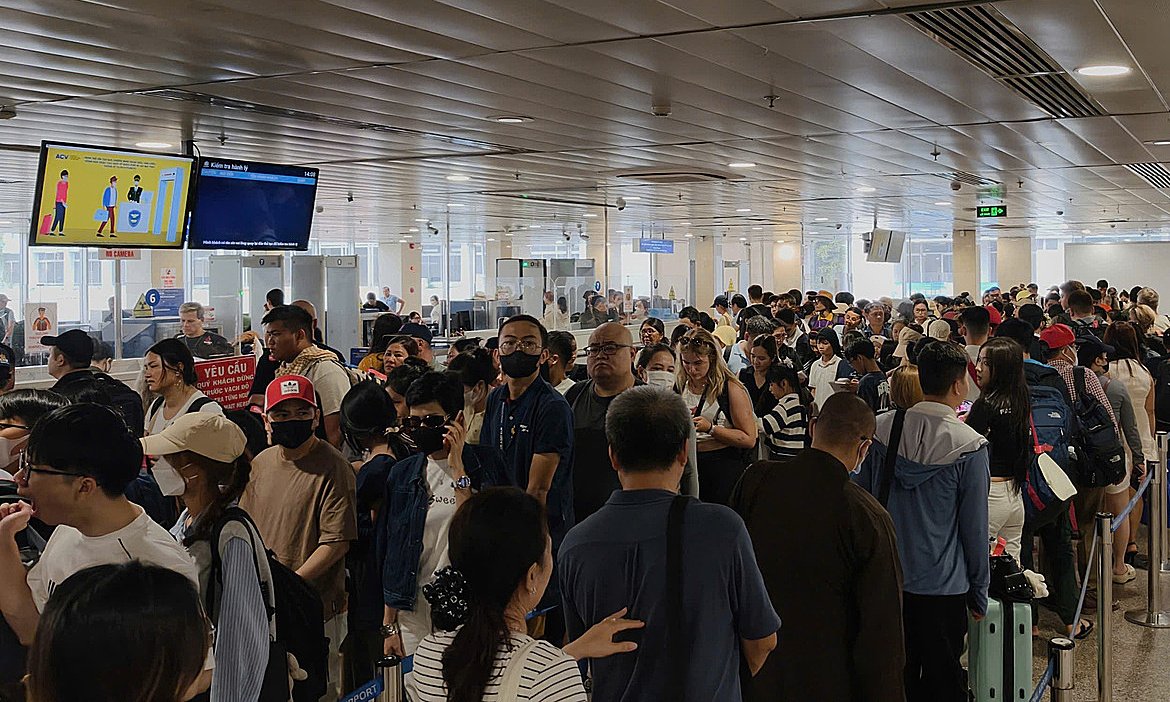 폭우로 떤선녓 공항 착륙 불가…항공편 대거 결항·우회