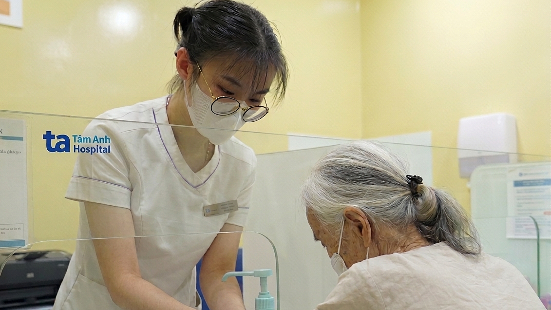101세 고령 환자, 만성 기저질환 겹쳐 5개월간 세 차례 폐렴 재발