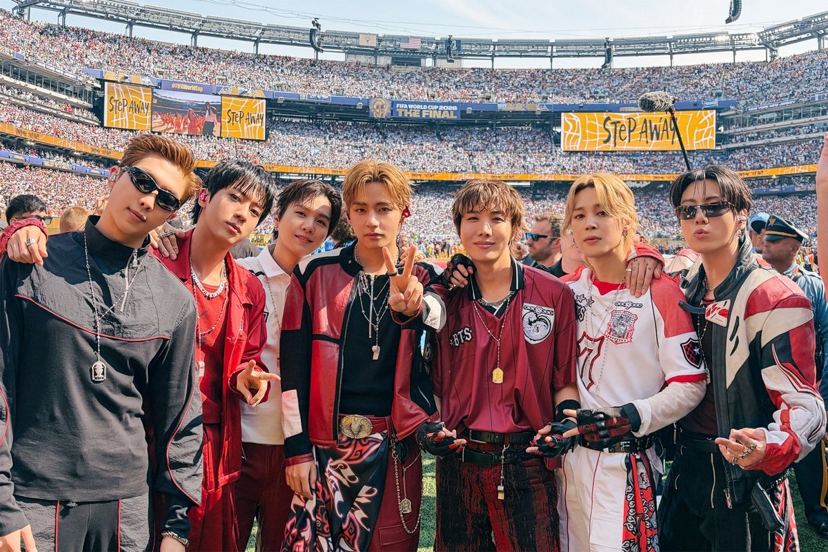 BTS, 월드컵 하프타임쇼 출연 후 구글 검색량 4배 급증